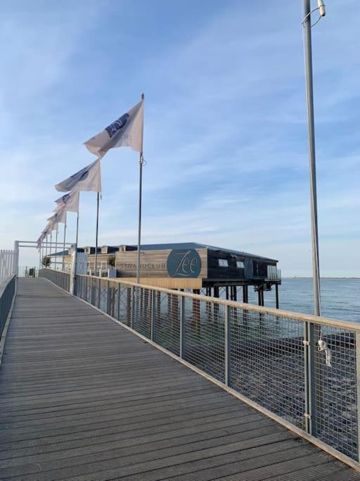 Huebsches Ferienhaus In Ouddorp - Fusslaeufig Zum Strand Und Zentrum Exterior photo