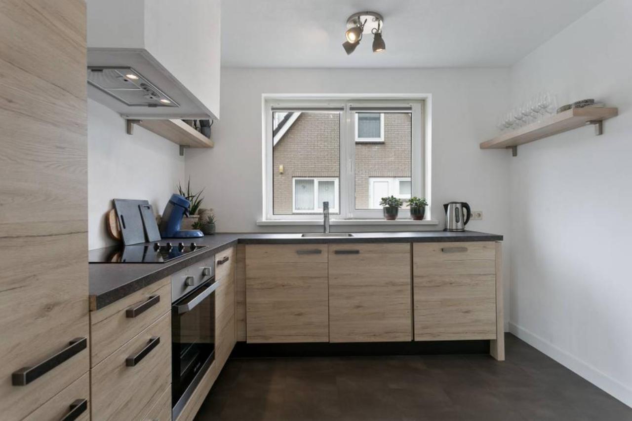 Huebsches Ferienhaus In Ouddorp - Fusslaeufig Zum Strand Und Zentrum Exterior photo